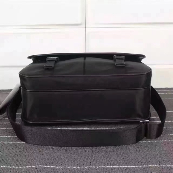 プラダバッグ内部構造